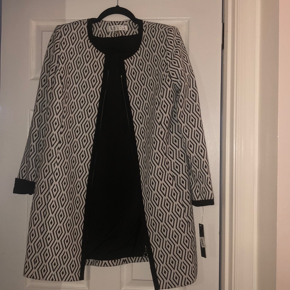 TAHARI Tunic styled Blazer *NEW, Never Worn*